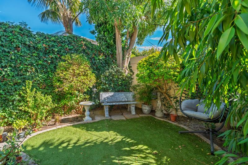 2 Bedroom Property for Sale in Harfield Village Western Cape